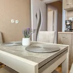 דירה One-bedroom Next To Mall With Free Street Parking