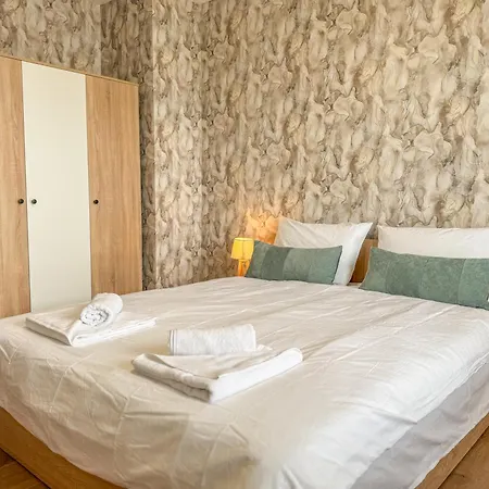 One-bedroom Next To Mall With Free Street Parking By Flat Manаger 아파트 플로브디프