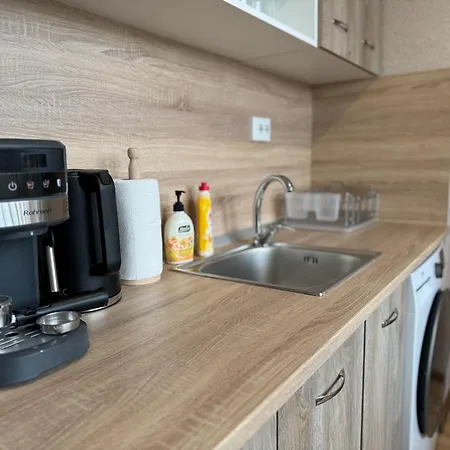 One-bedroom Next To Mall With Free Street Parking Plovdiv