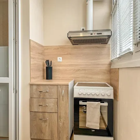 One-bedroom Next To Mall With Free Street Parking Plovdiv