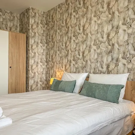 Apartamento One-bedroom Next To Mall With Free Street Parking By Flat Manаger *