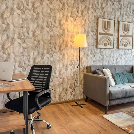 Apartamento One-bedroom Next To Mall With Free Street Parking By Flat Manаger *