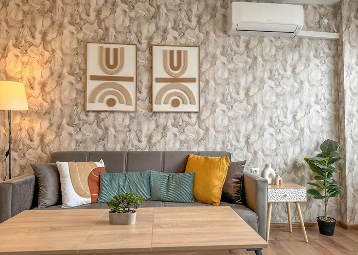 Appartement One-bedroom Next To Mall With Free Street Parking