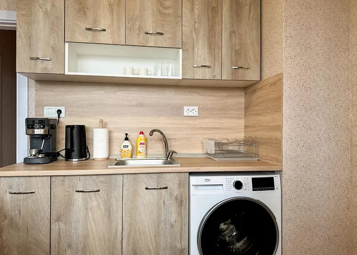 One-bedroom Next To Mall With Free Street Parking Appartement