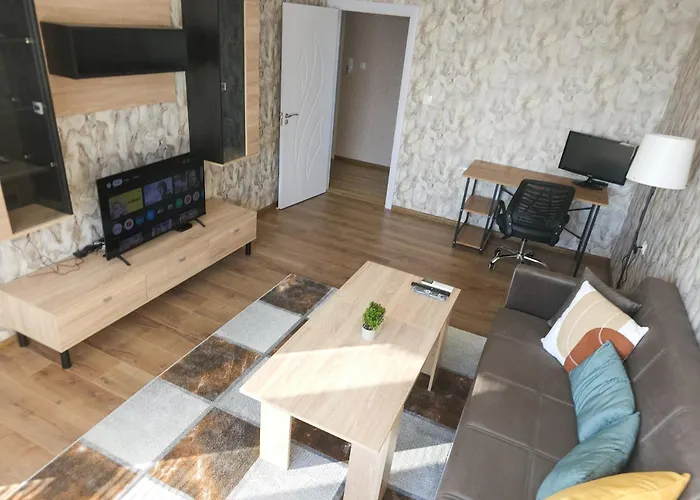 One-bedroom Next To Mall With Free Street Parking Appartement *